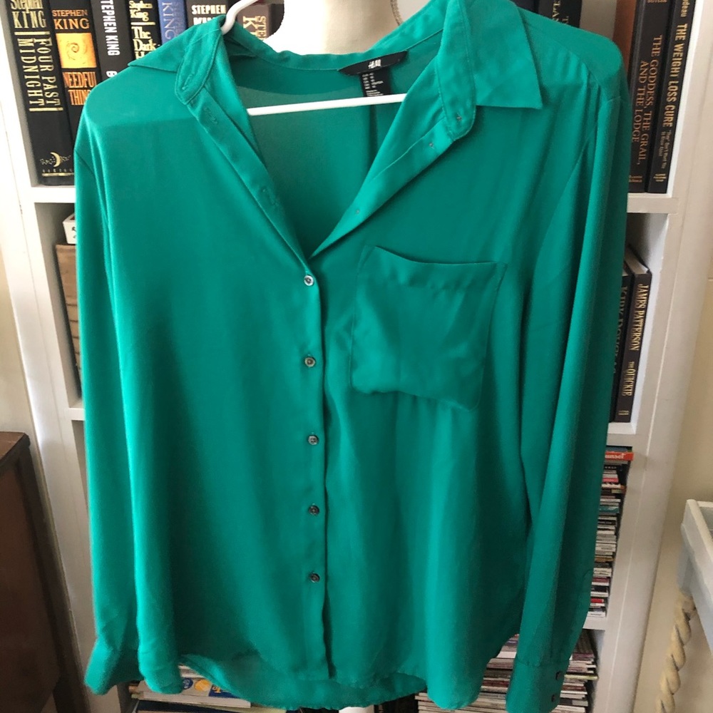 H&M green long sleeve blouse